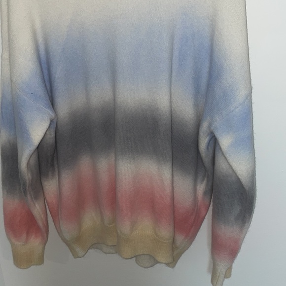 Boutique Ombré Sweater - Picture 4 of 8